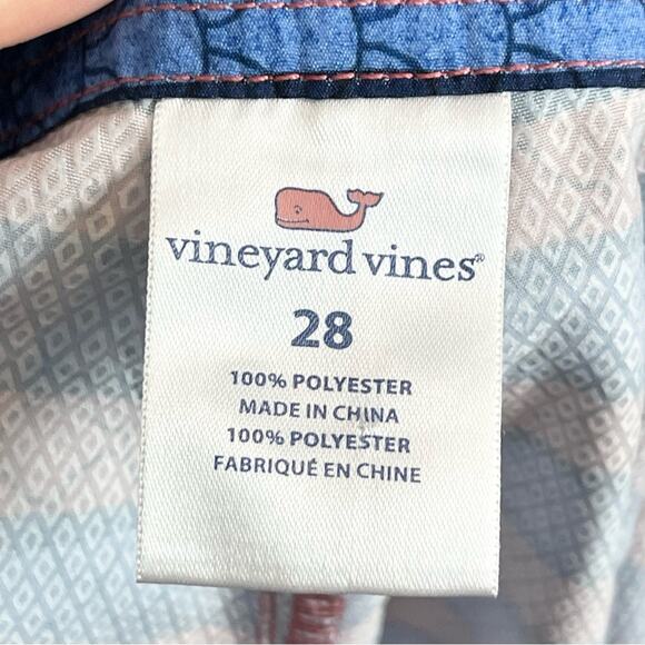 Vineyard Vines Board Shorts 9” Inseam Men’s size 28 striped - Picture 8 of 9